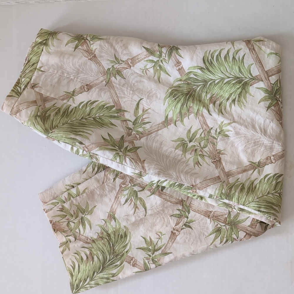 Talbots Linen Tapered Leg Ankle Capri Pants. Bamboo Print. Size 6 petite